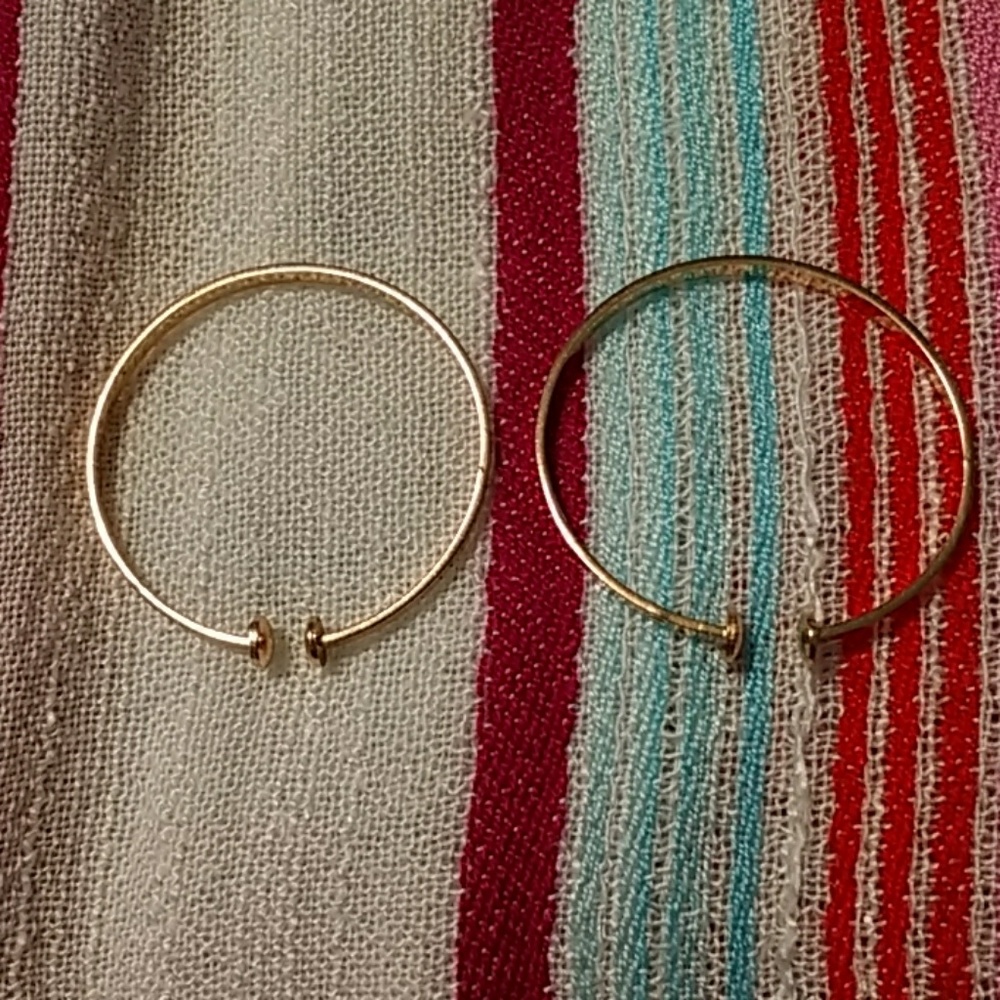 VINTAGE 14 KT YELLOW GOLD 1.25 HOOP EARRINGS